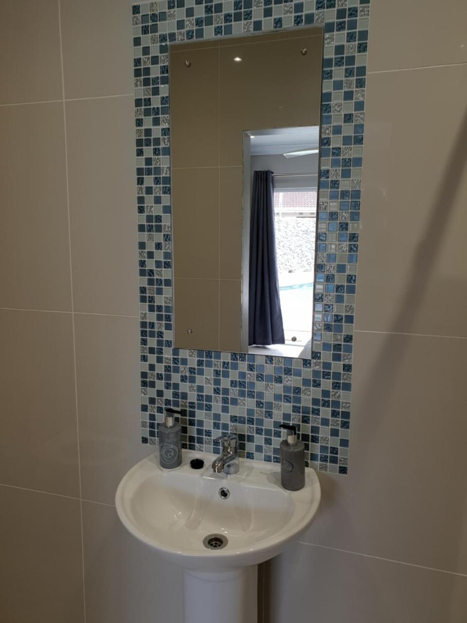 איסט לונדון Reef View Bnb מראה חיצוני תמונה
