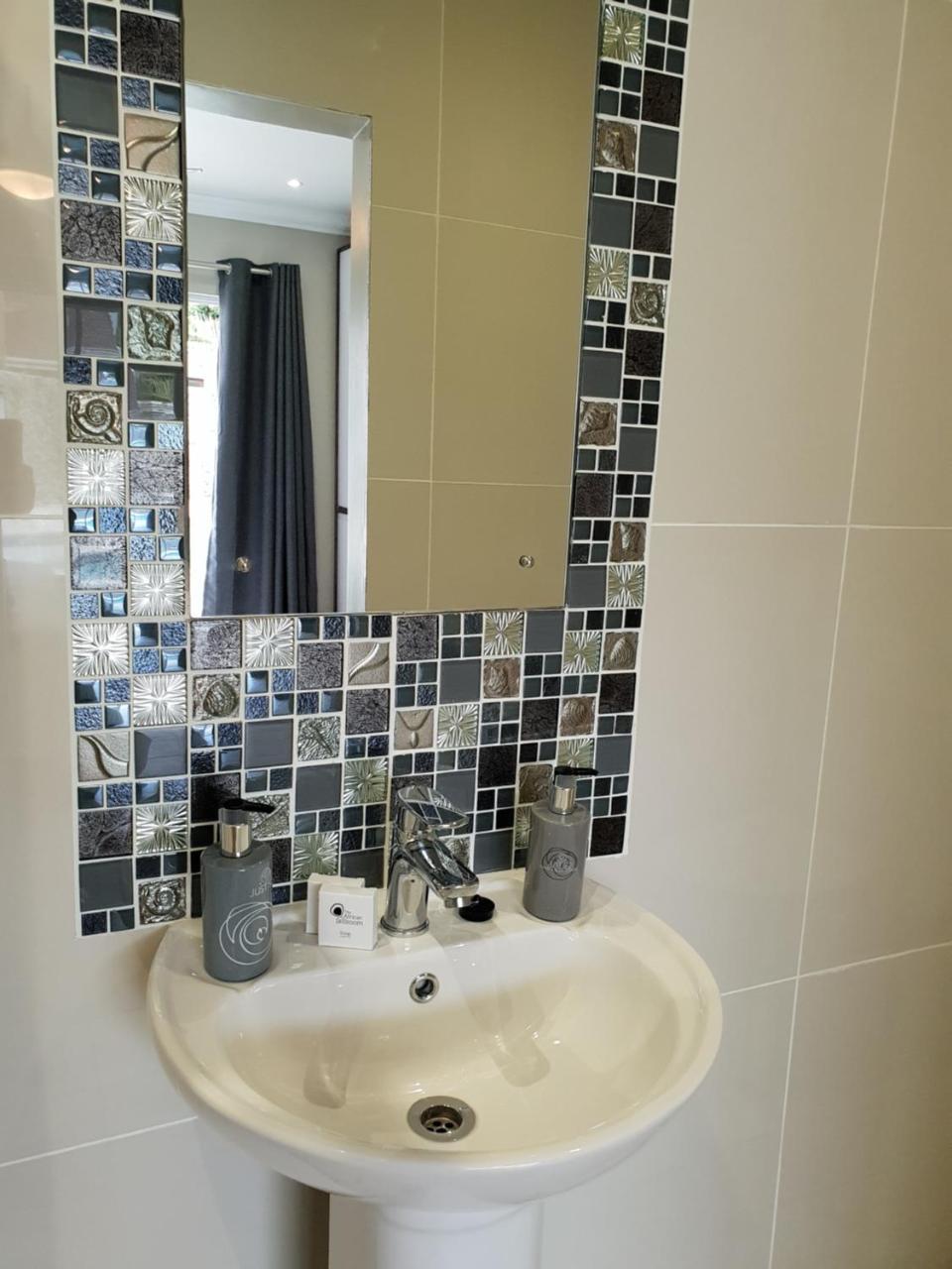 איסט לונדון Reef View Bnb מראה חיצוני תמונה