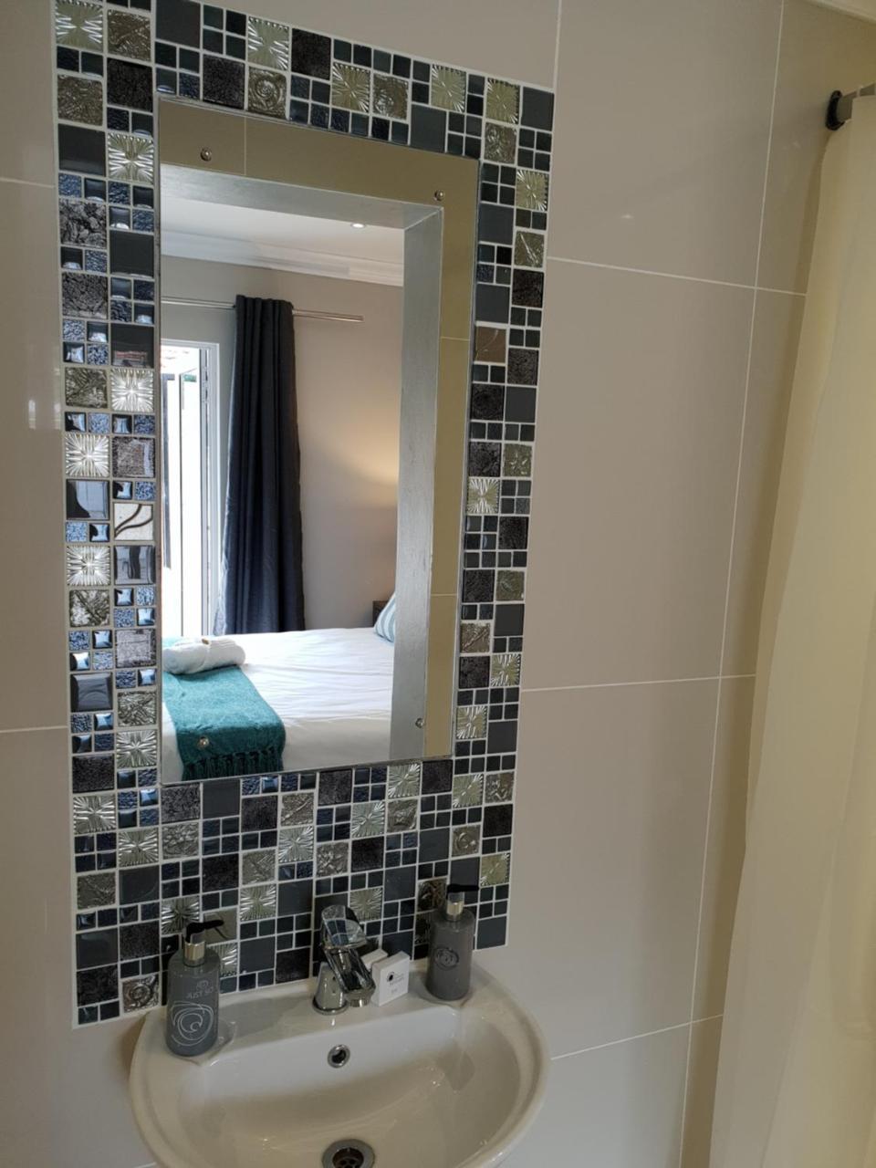 איסט לונדון Reef View Bnb מראה חיצוני תמונה